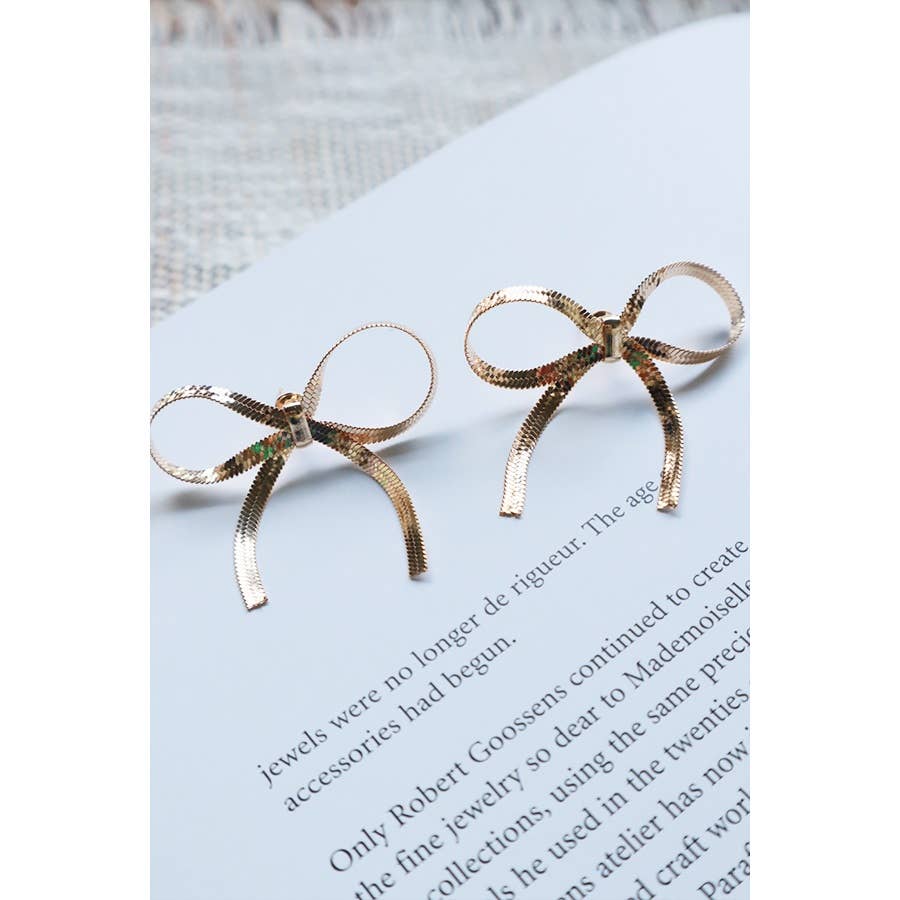 Gold Tessel Chain Bow Earring